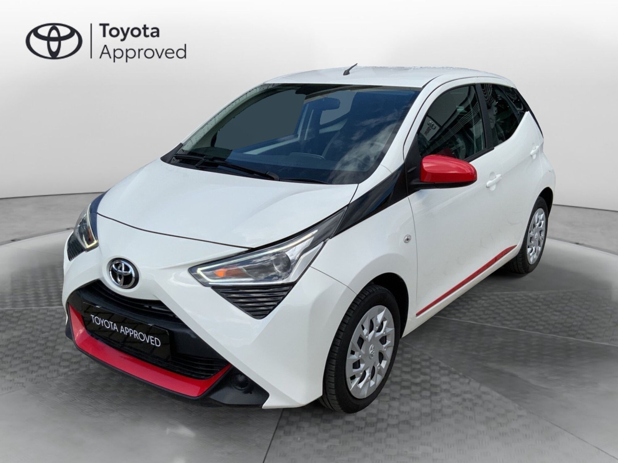 Toyota Aygo Connect 1.0 VVT-i 72 CV 5 porte x-play del 2020 usata a Perugia