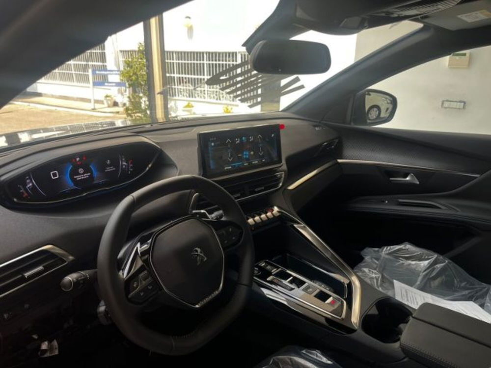 Peugeot 3008 nuova a Napoli (12)