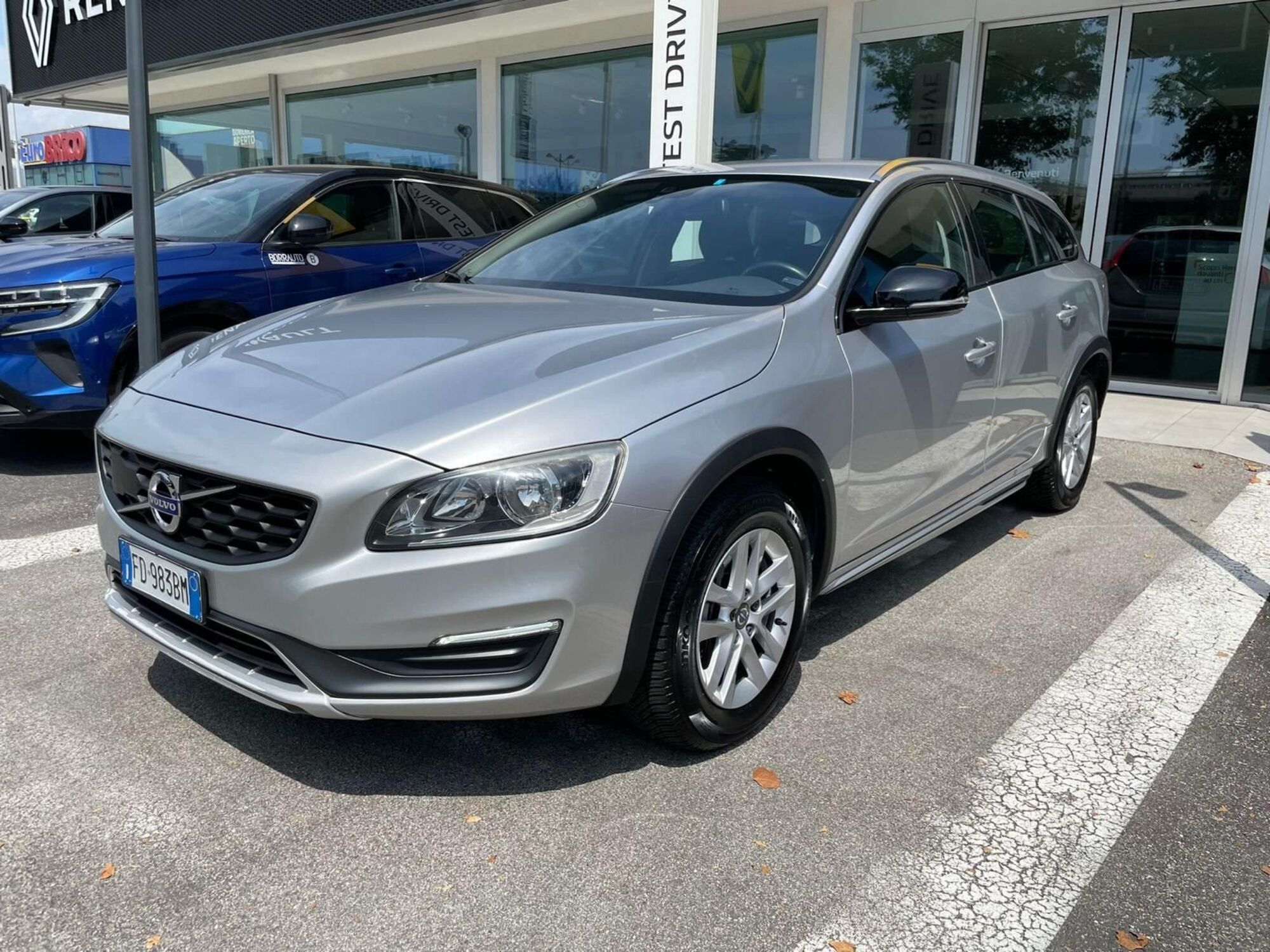 Volvo V60 Cross Country D3 Geartronic Business Plus del 2016 usata a Montebelluna