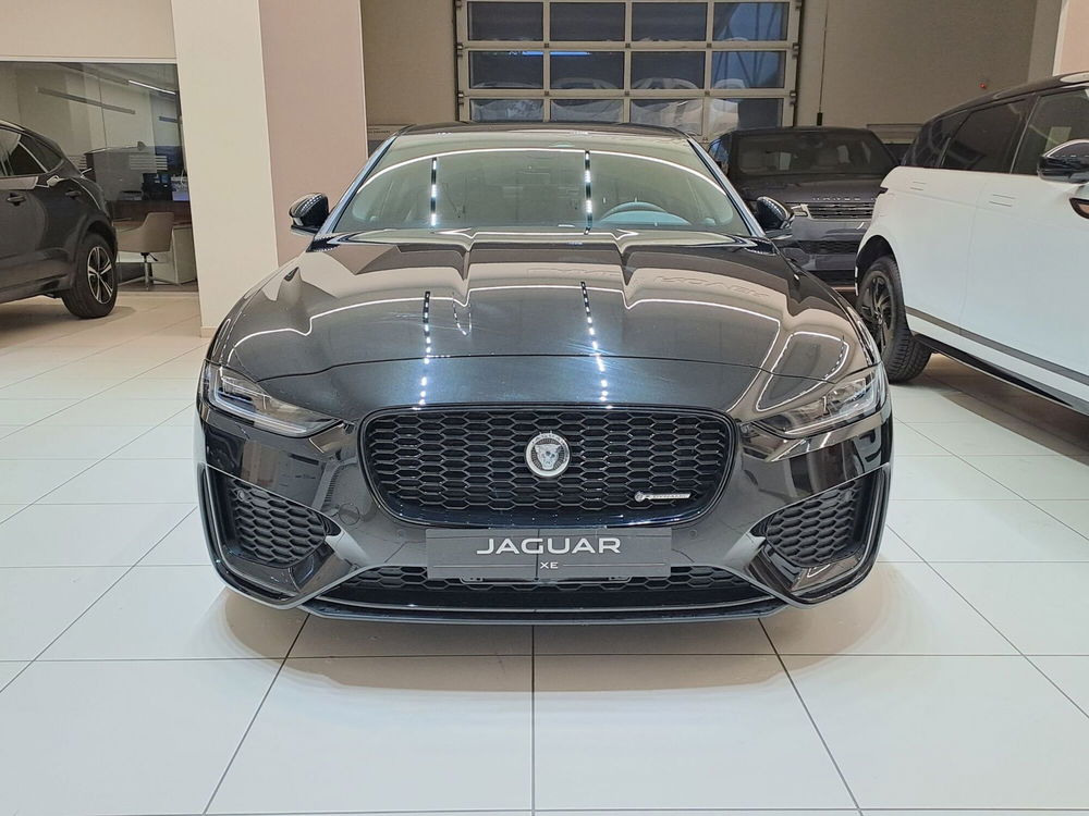 Jaguar XE nuova a Pavia (2)