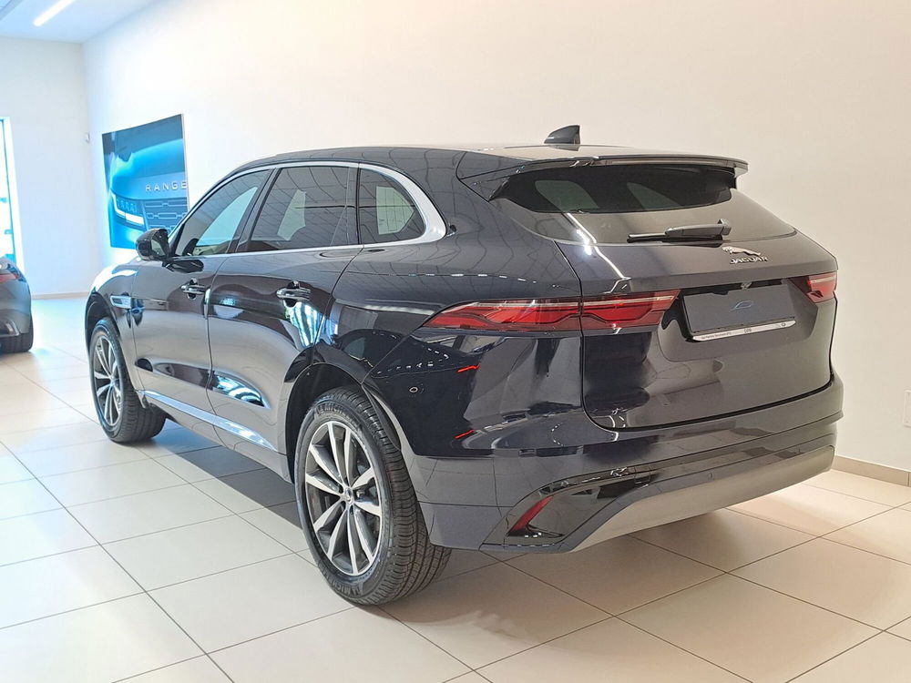 Jaguar F-Pace nuova a Pavia (9)