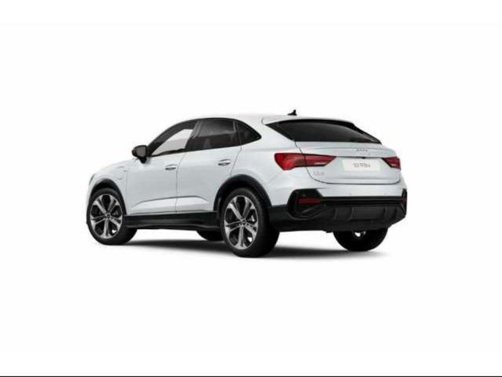 Audi Q3 Sportback nuova a Avellino (4)