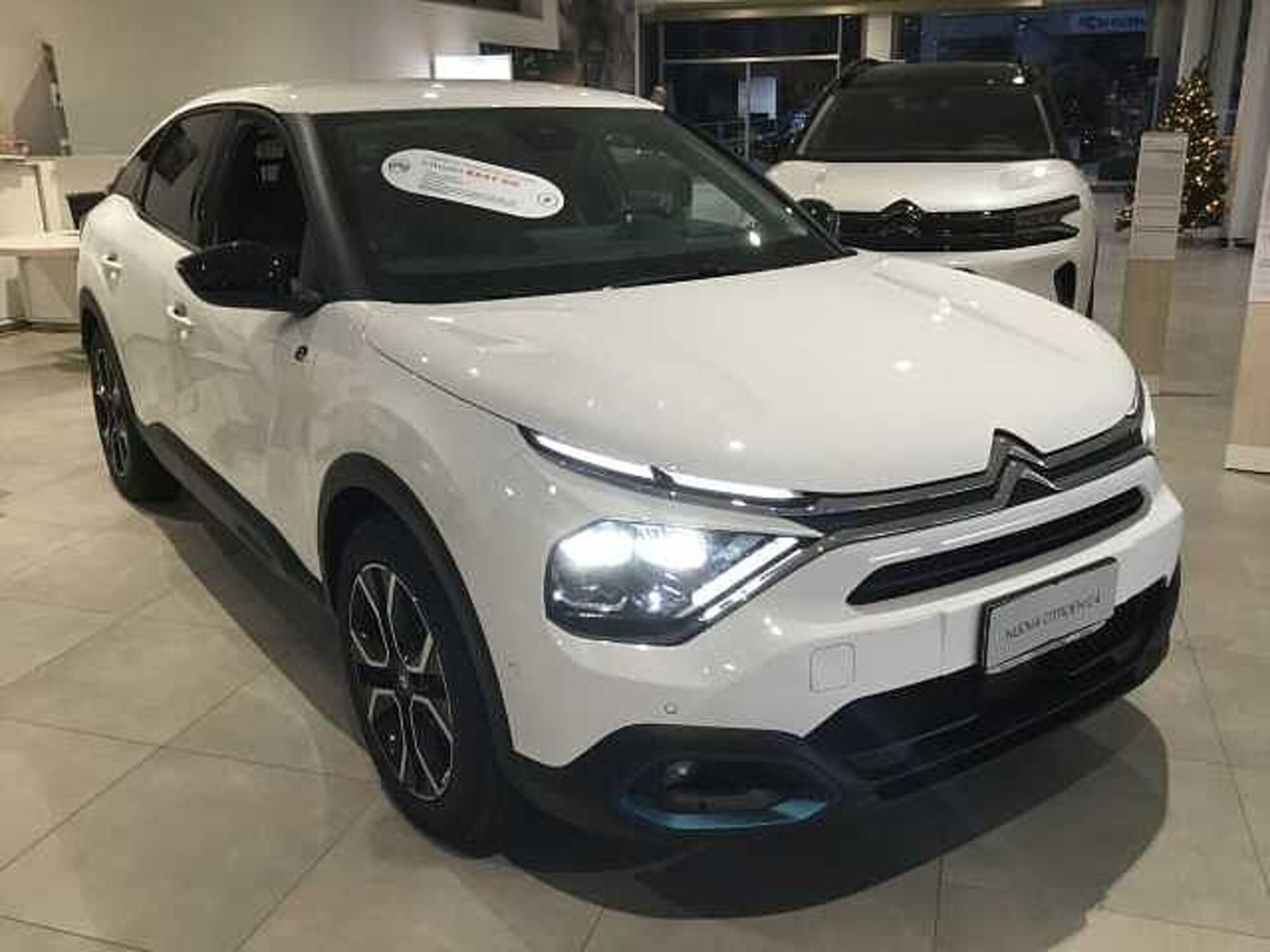 Citroen E-C4 e- motore elettrico 136 CV Shine  nuova a Varese