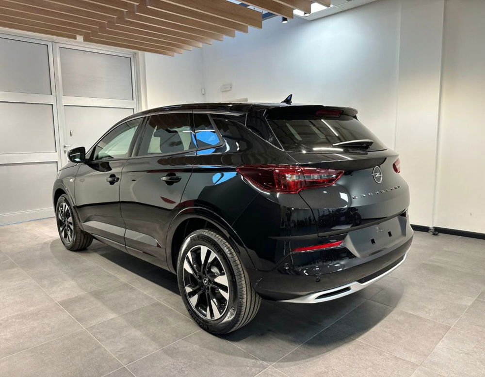 Opel Grandland X nuova a Ferrara (15)