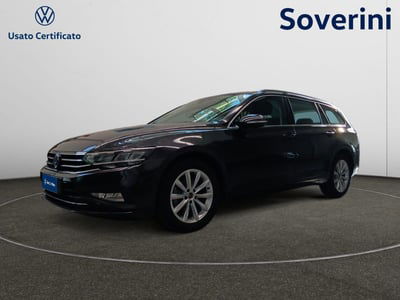 Volkswagen Passat Variant 2.0 TDI SCR EVO DSG Business del 2023 usata a Bologna