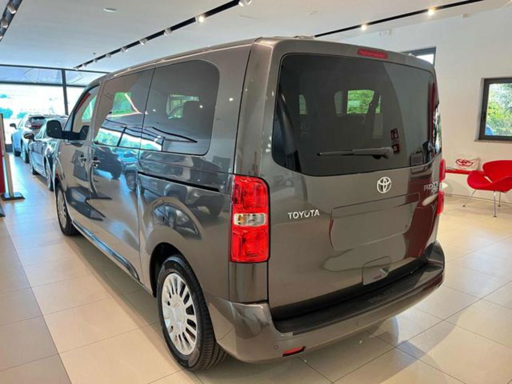 Toyota Proace Verso nuova a Cuneo (4)