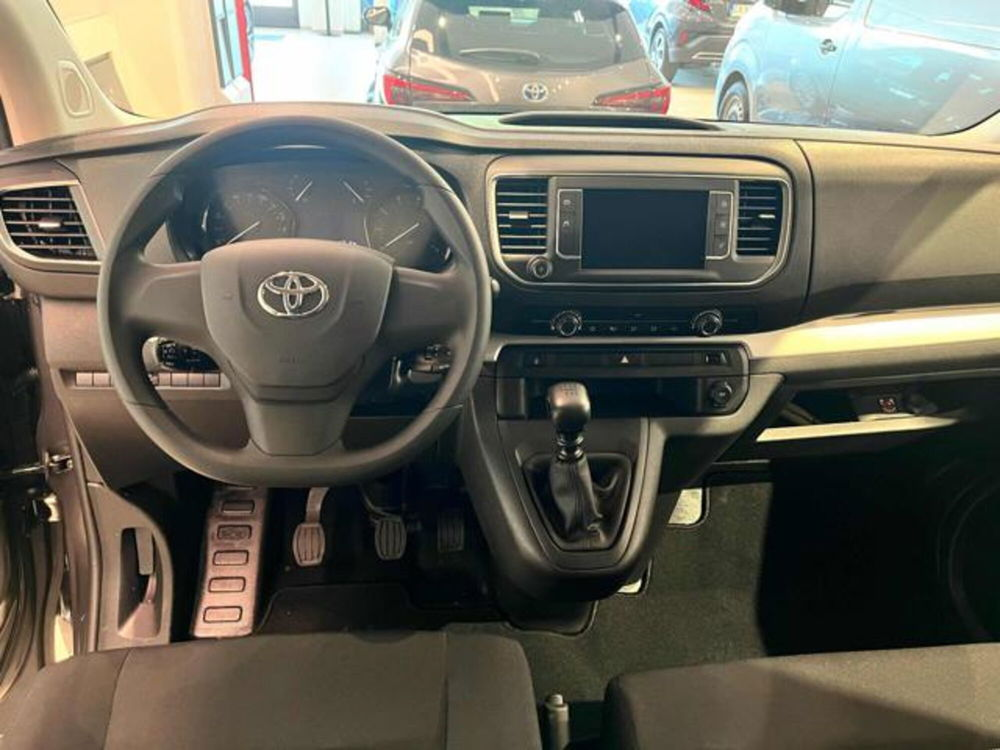 Toyota Proace Verso nuova a Cuneo (7)