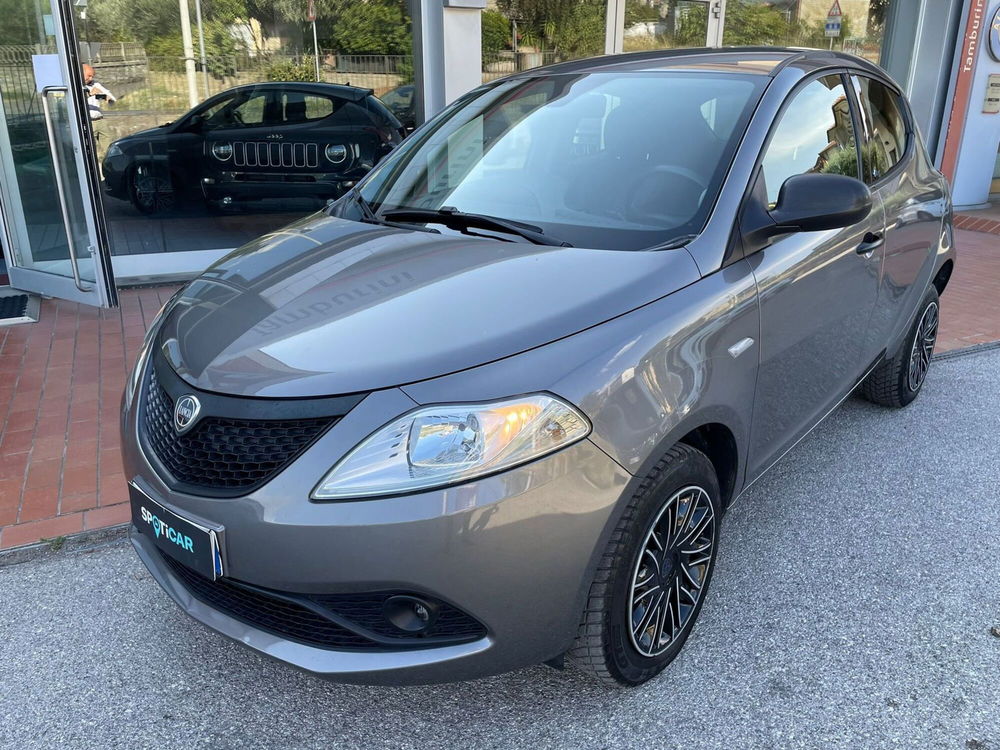 Lancia Ypsilon usata a Arezzo (2)