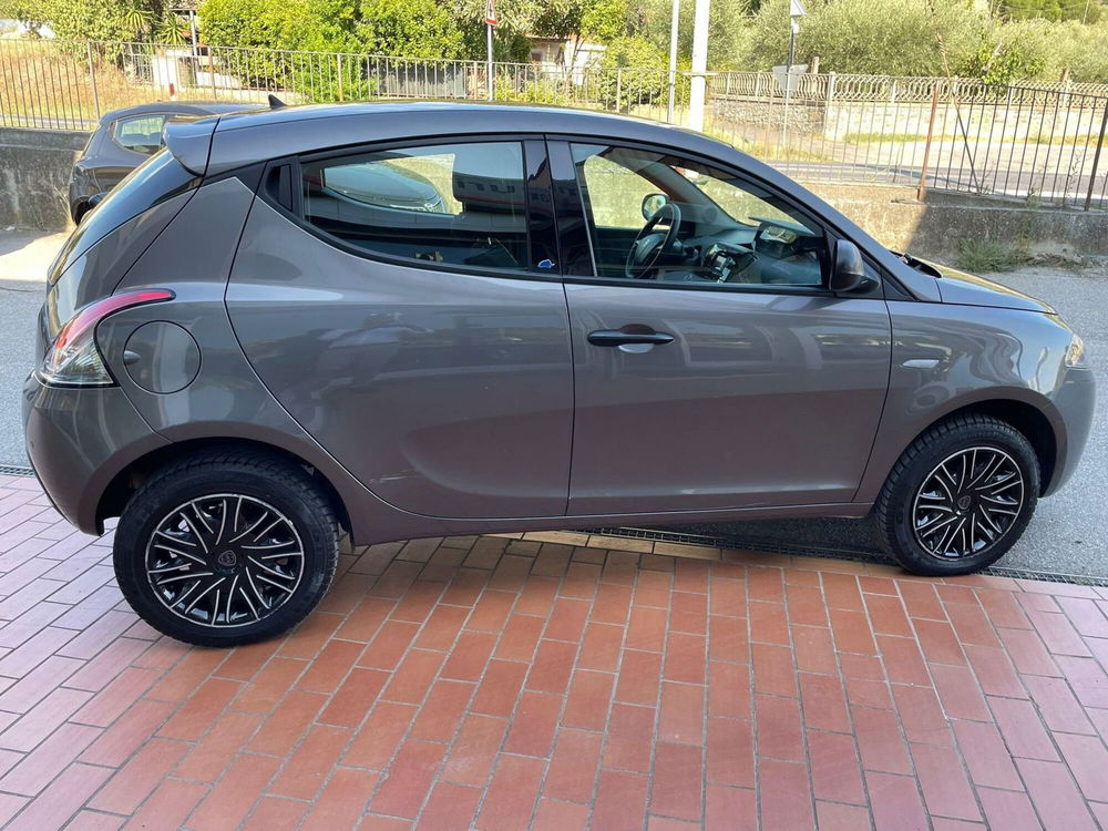 Lancia Ypsilon usata a Arezzo (3)