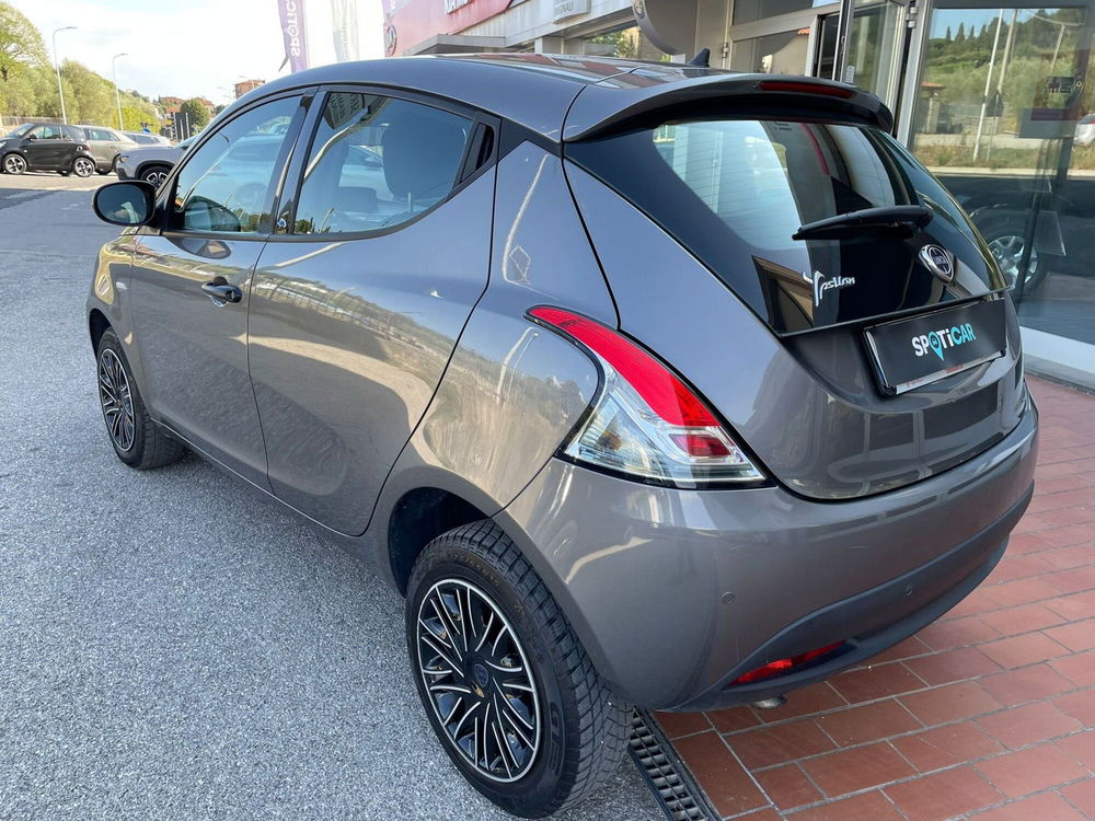 Lancia Ypsilon usata a Arezzo (6)