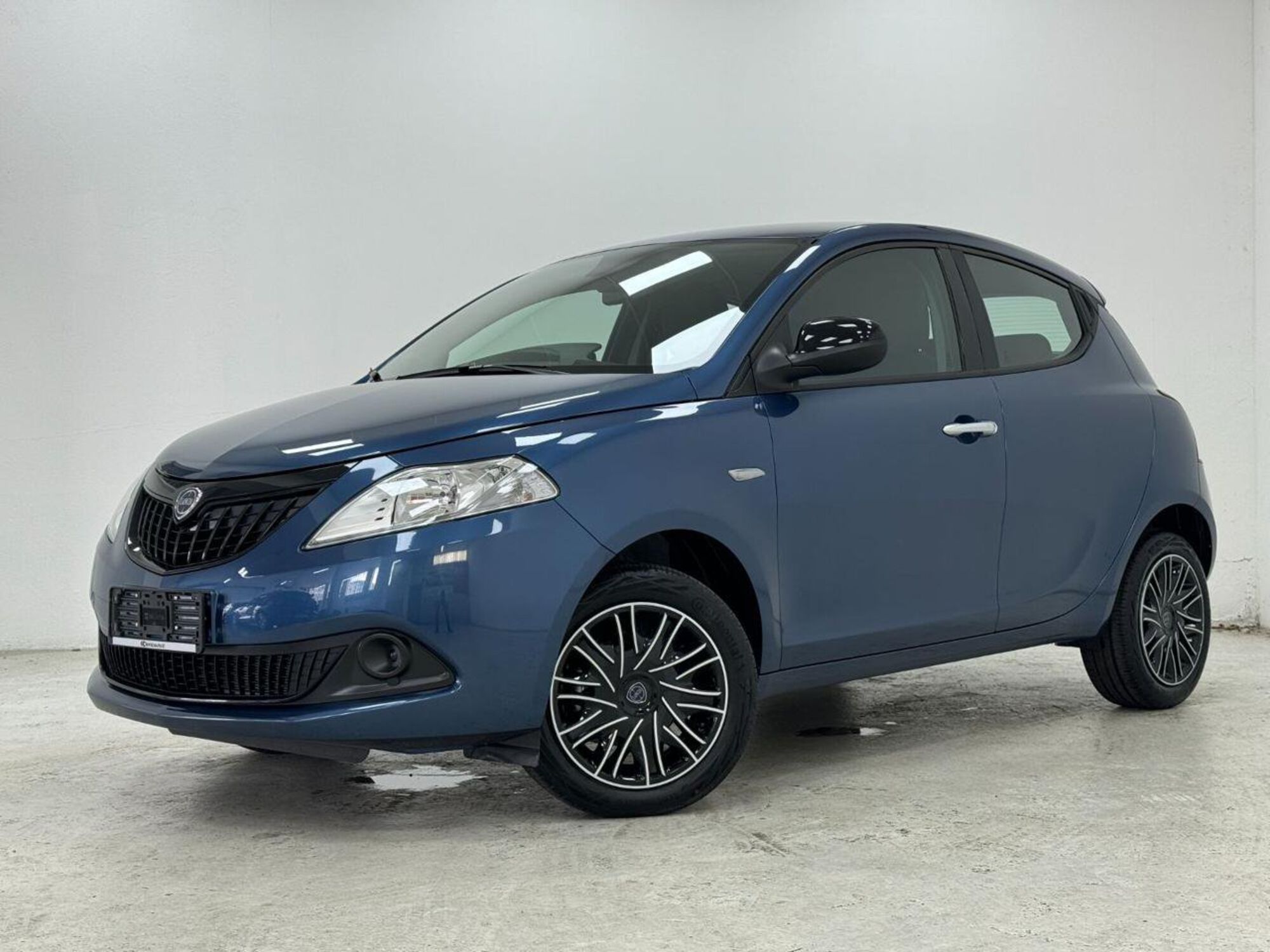 Lancia Ypsilon 1.0 FireFly 5 porte S&amp;S Hybrid Ecochic Silver  nuova a Lurate Caccivio