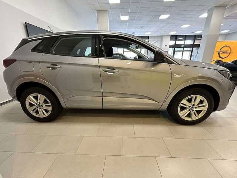 Opel Grandland X nuova a Siena (5)