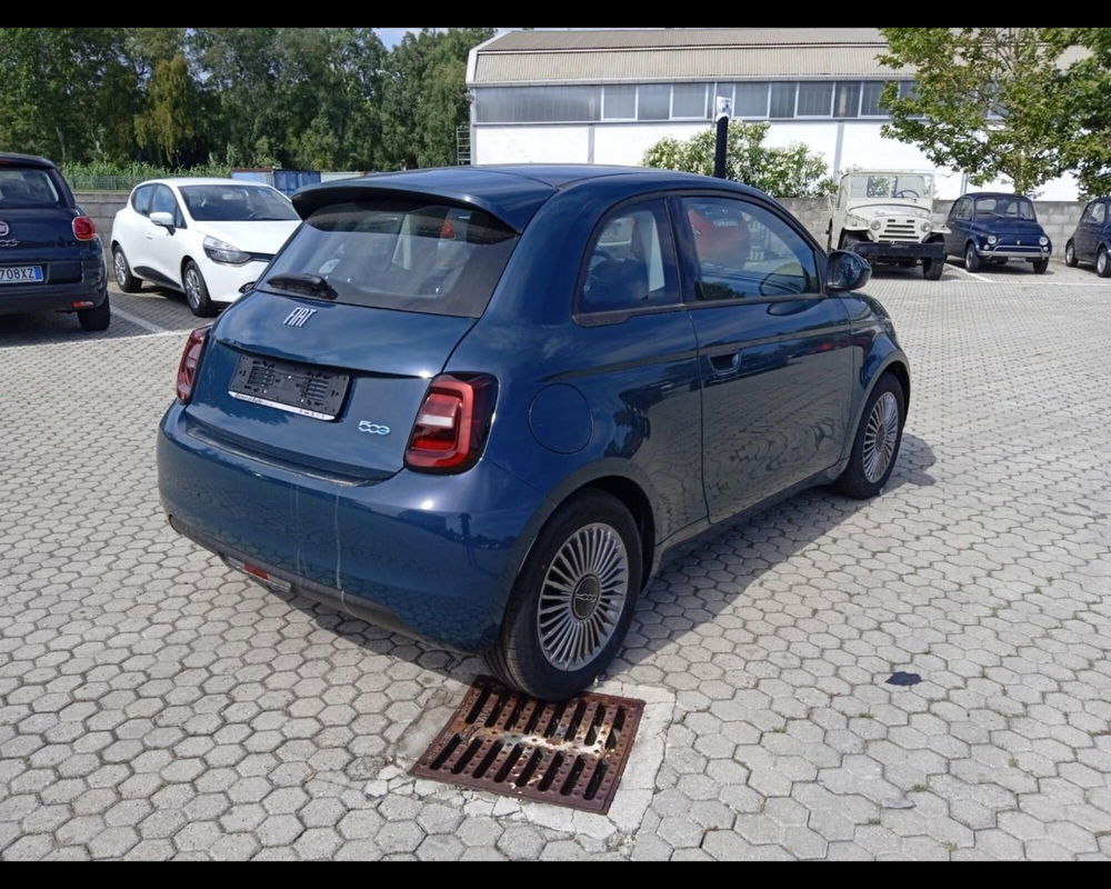 Fiat 500e nuova a Lucca (5)