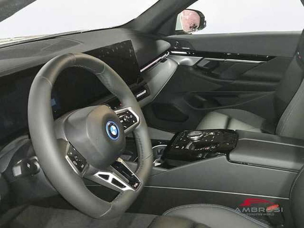 BMW Serie 5 Touring nuova a Viterbo (9)