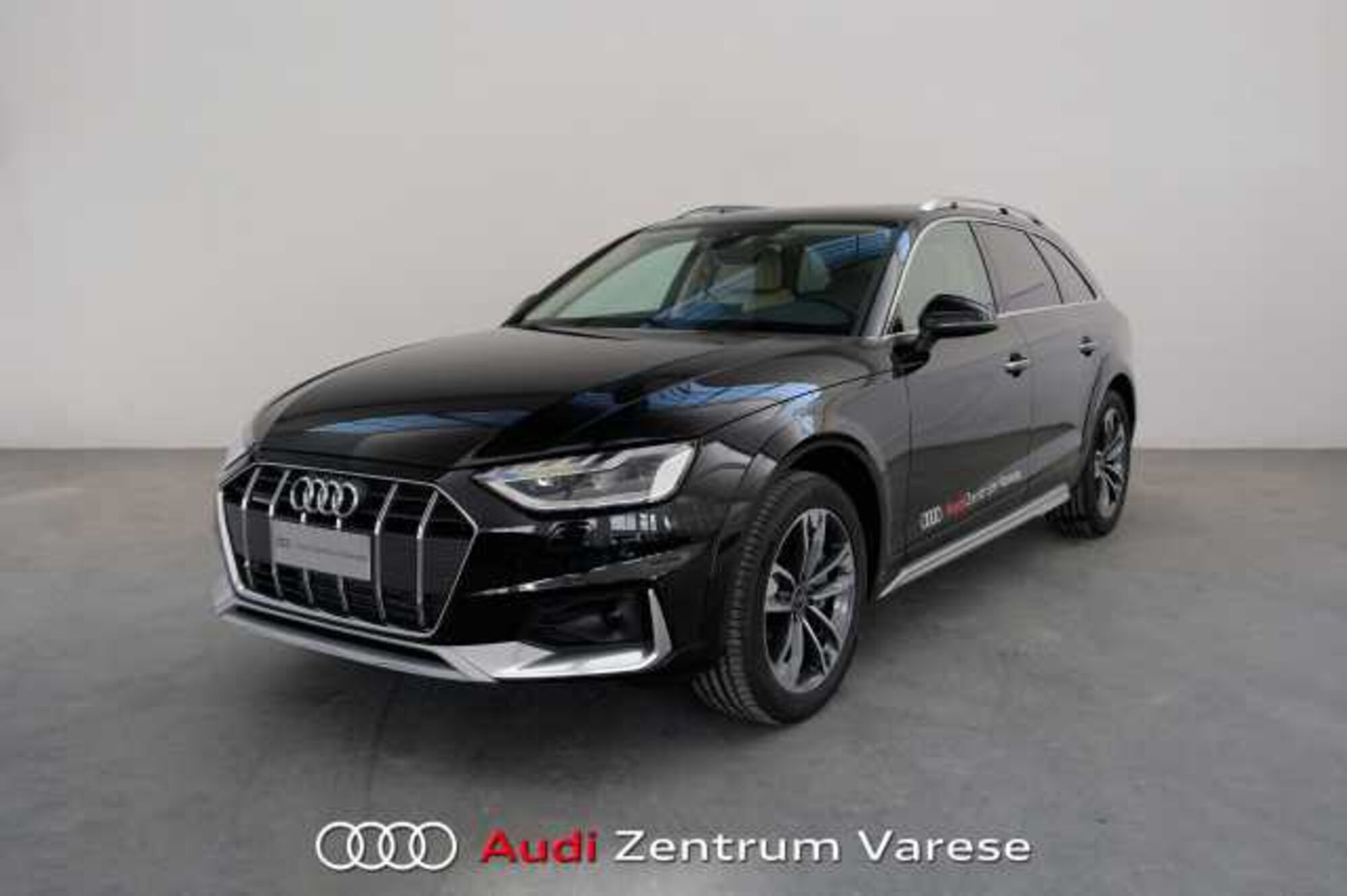 Audi A4 Allroad Allroad 45 2.0 tfsi mhev Identity Contrast 265cv quattro s-tronic nuova a Varese