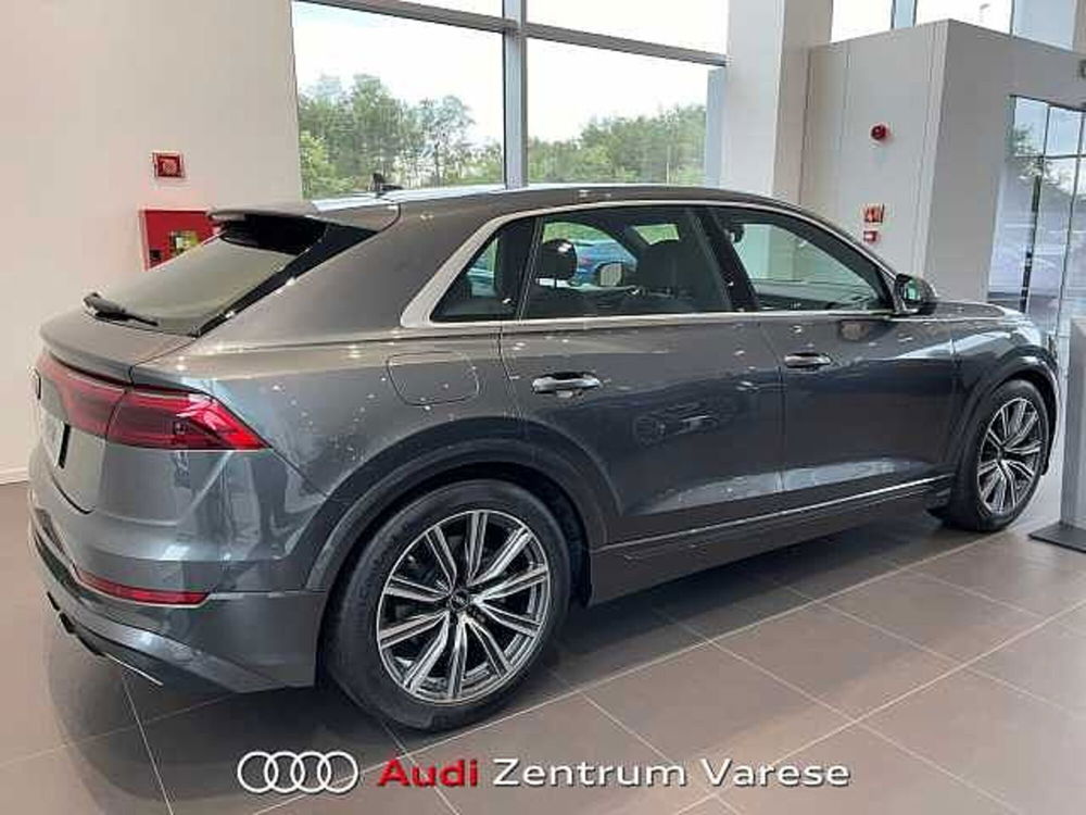 Audi Q8 nuova a Varese (4)