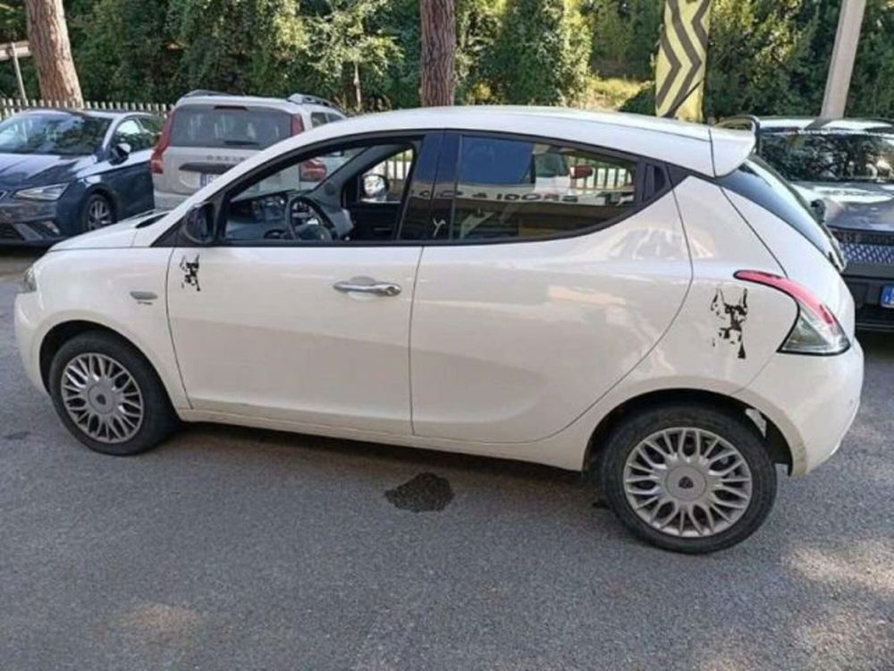 Lancia Ypsilon usata a Firenze (7)