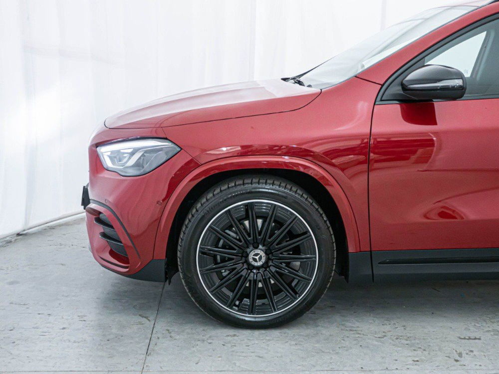 Mercedes-Benz GLA SUV nuova a Macerata (4)