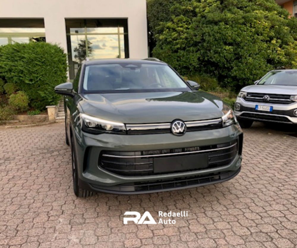 Volkswagen Tiguan nuova a Lecco (3)