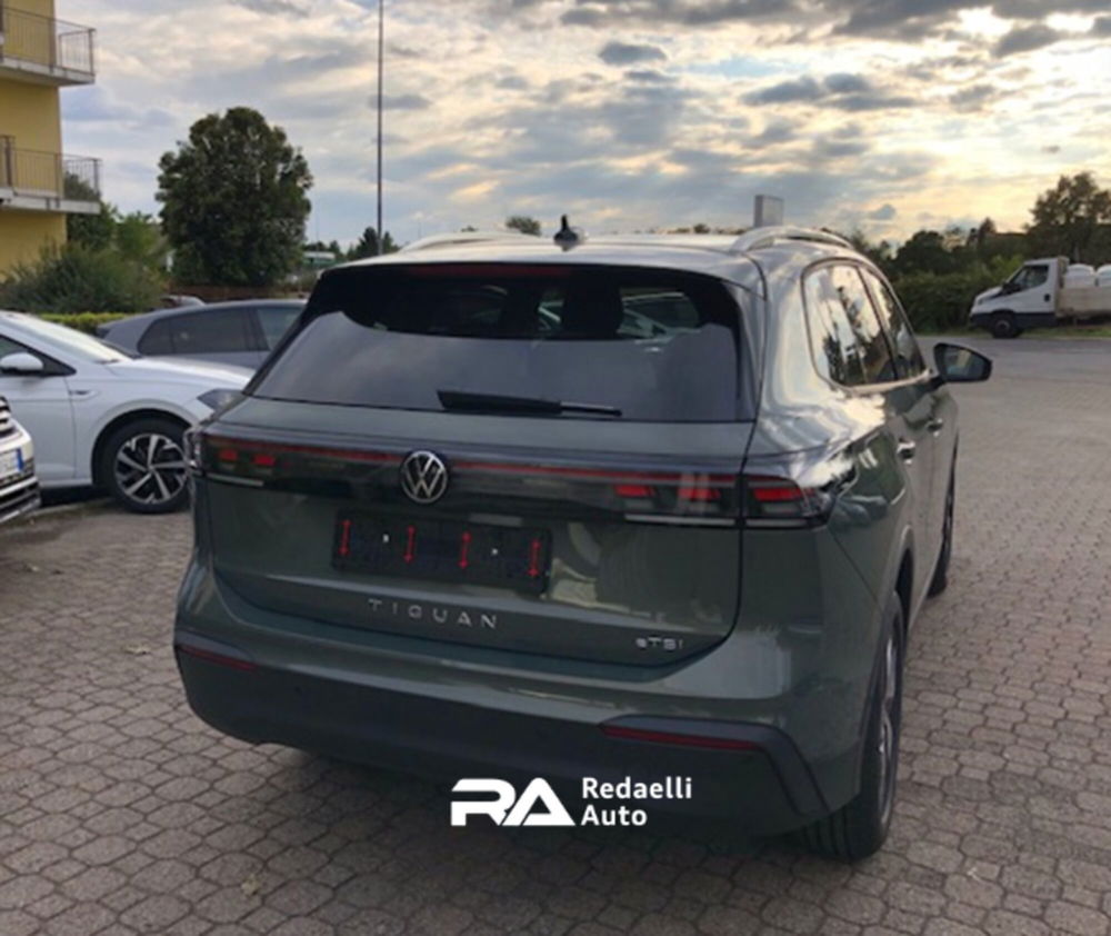 Volkswagen Tiguan nuova a Lecco (5)