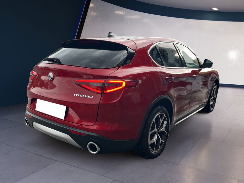 Alfa Romeo Stelvio usata a Torino (5)