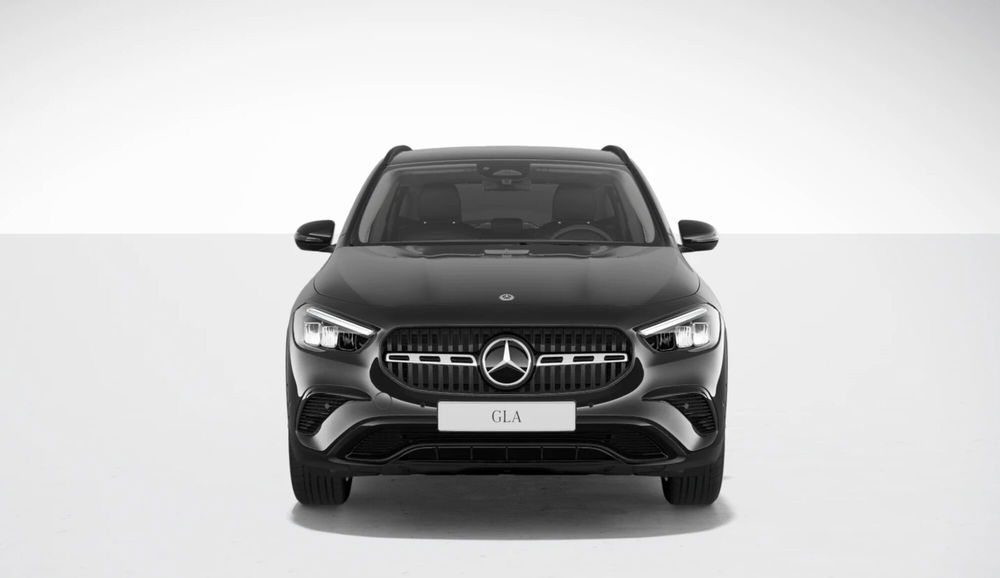 Mercedes-Benz GLA SUV nuova a Bergamo (2)