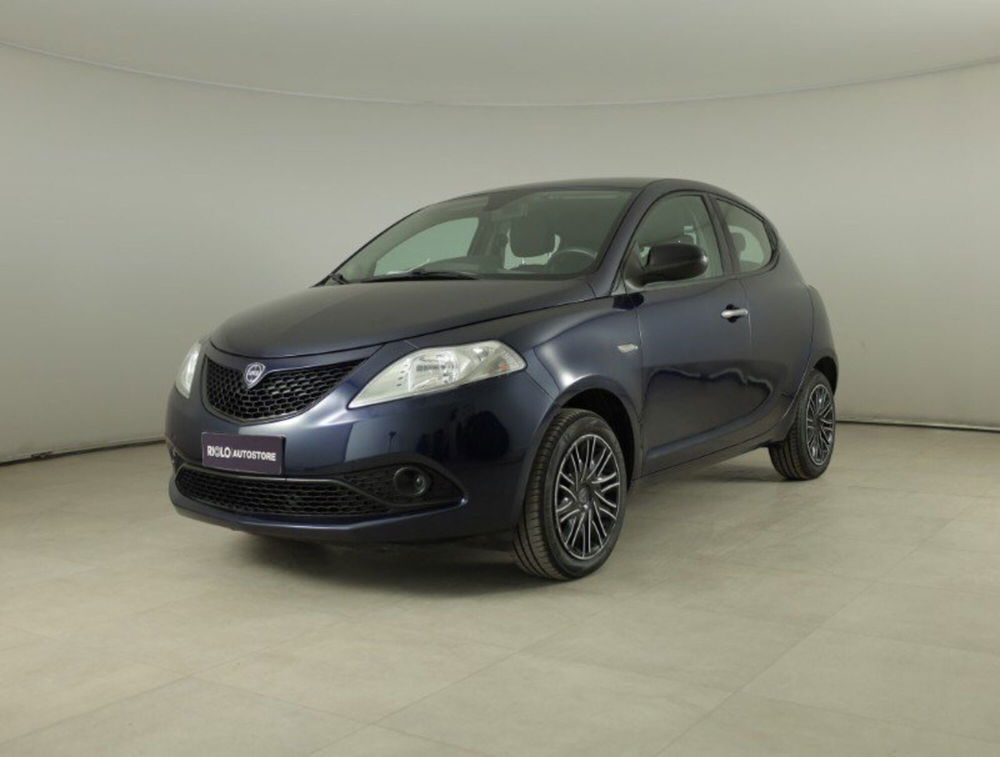 Lancia Ypsilon usata a Palermo