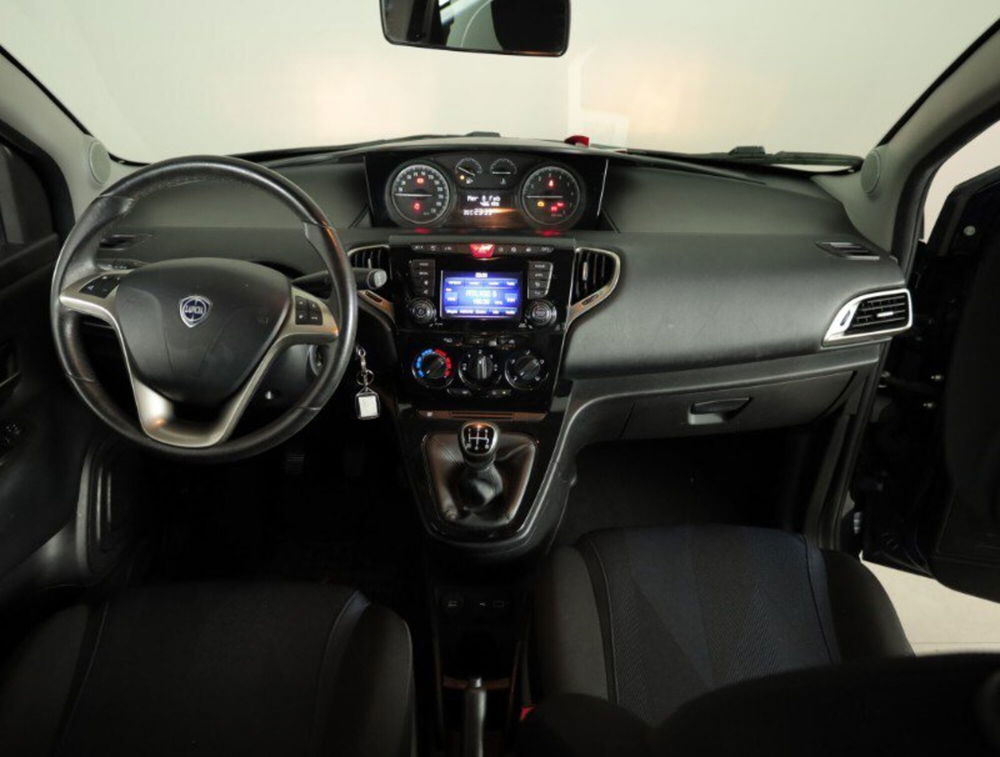 Lancia Ypsilon usata a Palermo (10)