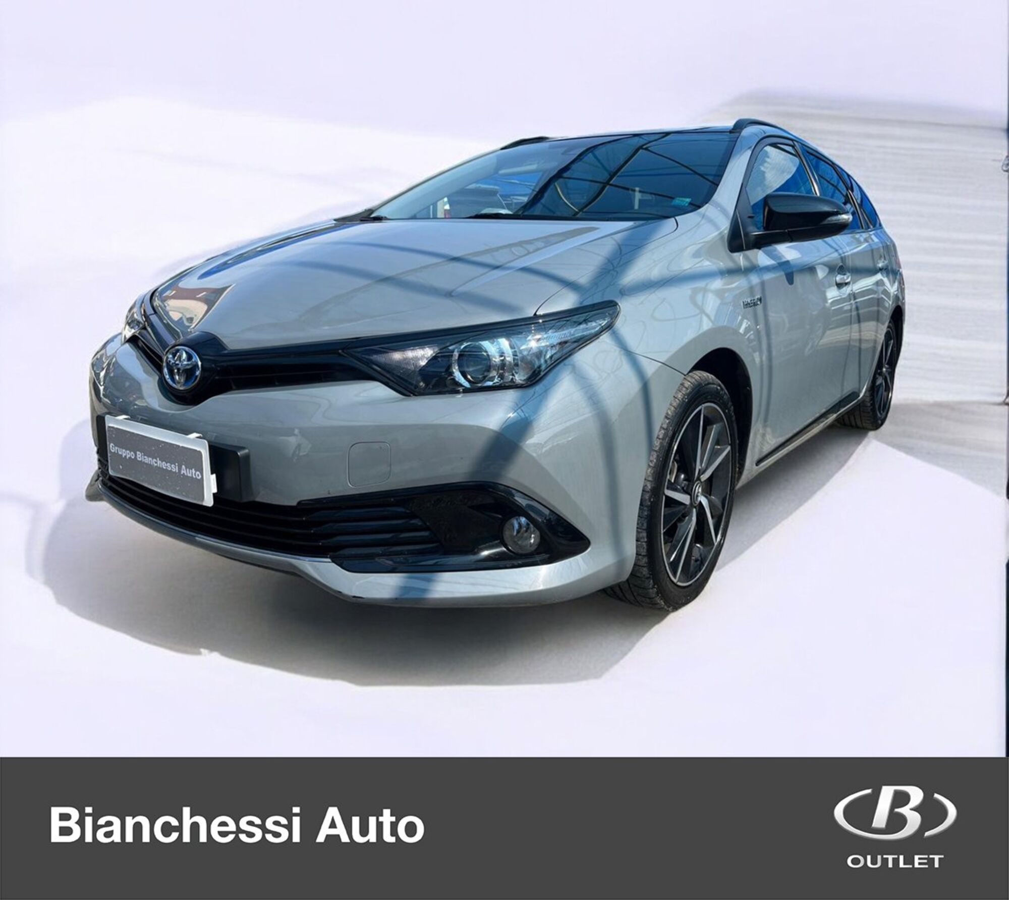 Toyota Auris Station Wagon 1.8 Hybrid Black Edition del 2018 usata a Cremona