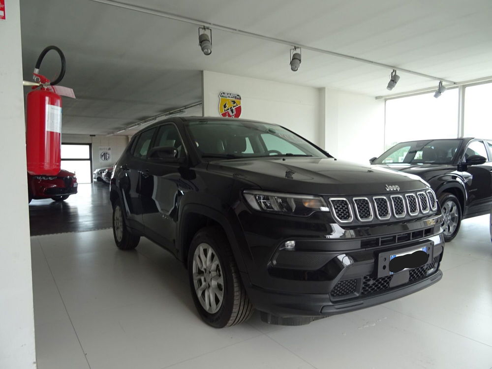 Jeep Compass nuova a Lucca (5)