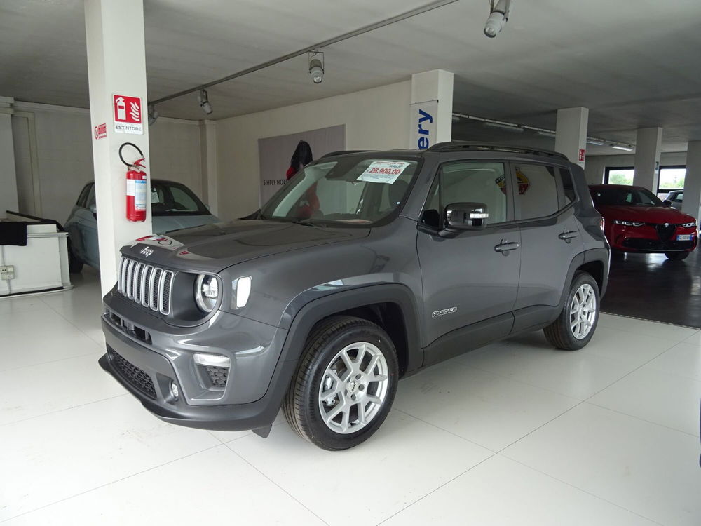 Jeep Renegade nuova a Lucca