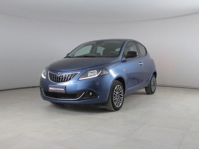 Lancia Ypsilon 1.0 FireFly 5 porte S&amp;S Hybrid Ecochic Silver  del 2021 usata a Palermo