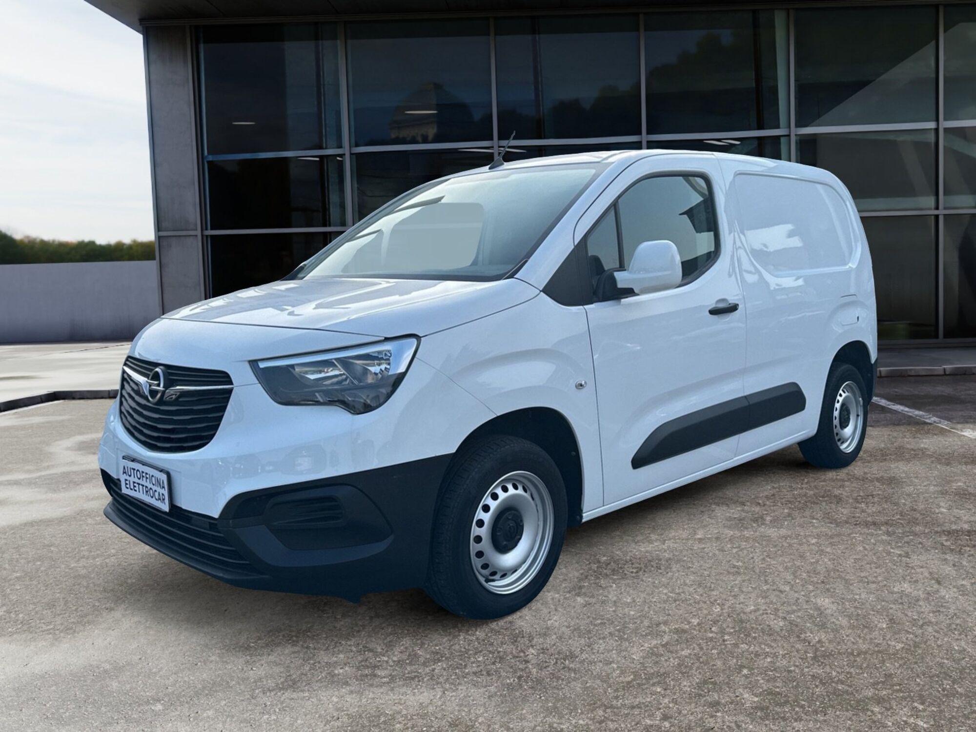 Opel Combo Furgone Cargo 1.6 Diesel 100CV S&amp;S PC 650kg Edition del 2019 usata a Bassano del Grappa