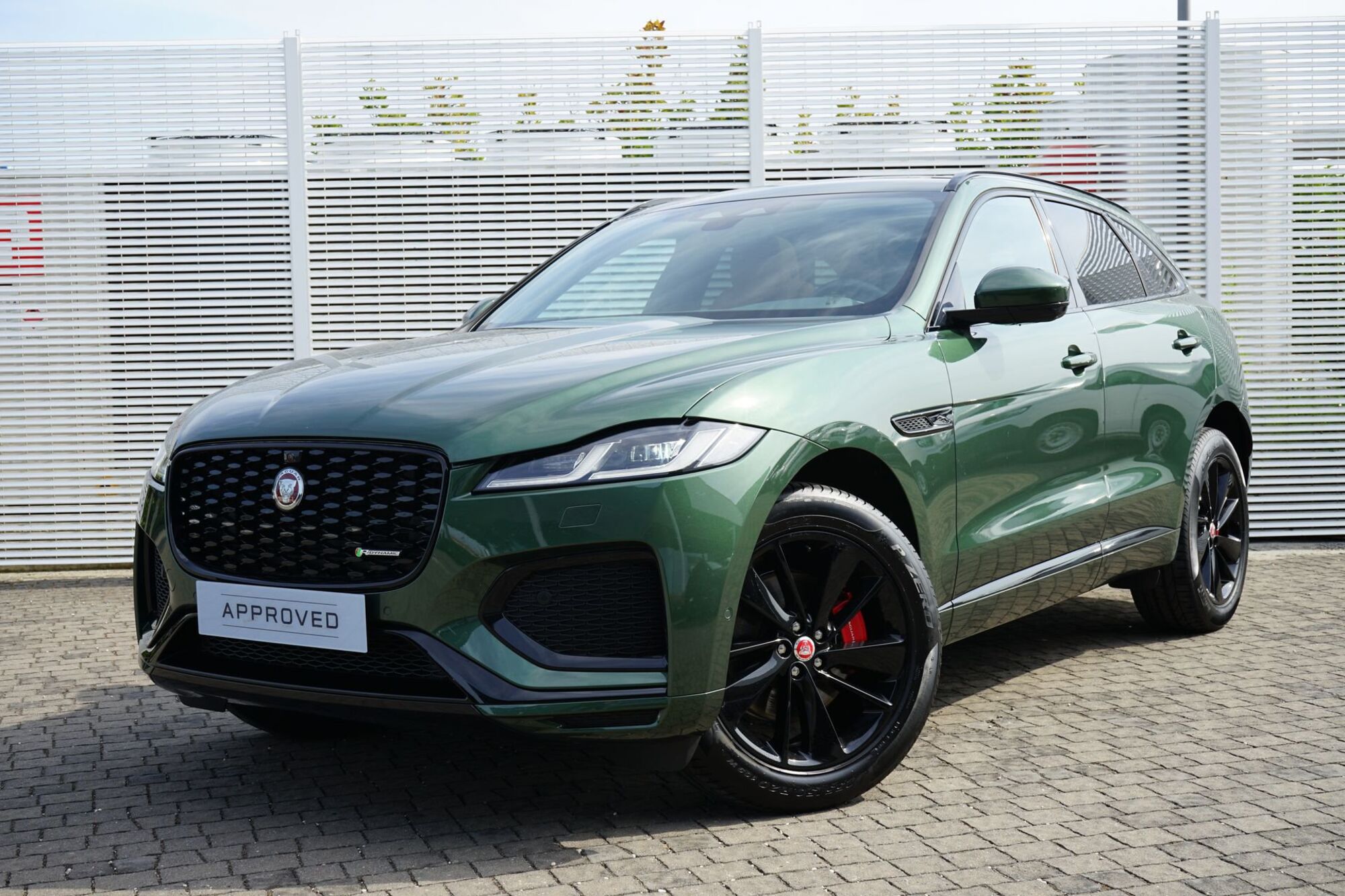 Jaguar F-Pace 2.0 D 204 CV AWD aut. R-Dynamic SE  del 2021 usata a San Giovanni Teatino