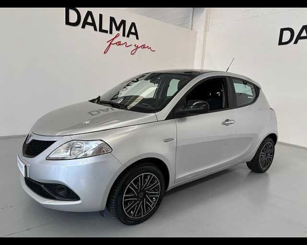 Lancia Ypsilon usata a Milano