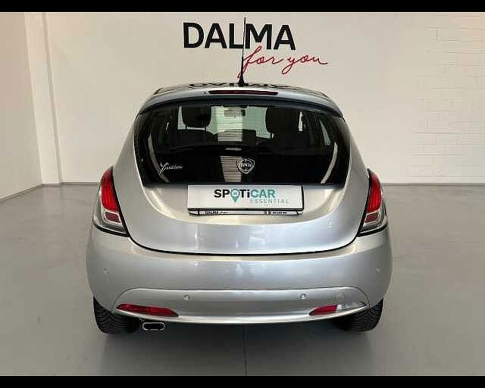 Lancia Ypsilon usata a Milano (5)