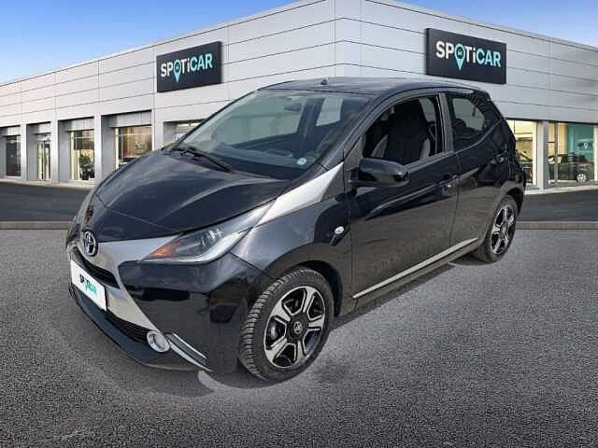 Toyota Aygo 1.0 VVT-i 69 CV 5 porte x-cool TSS del 2015 usata a Ravenna