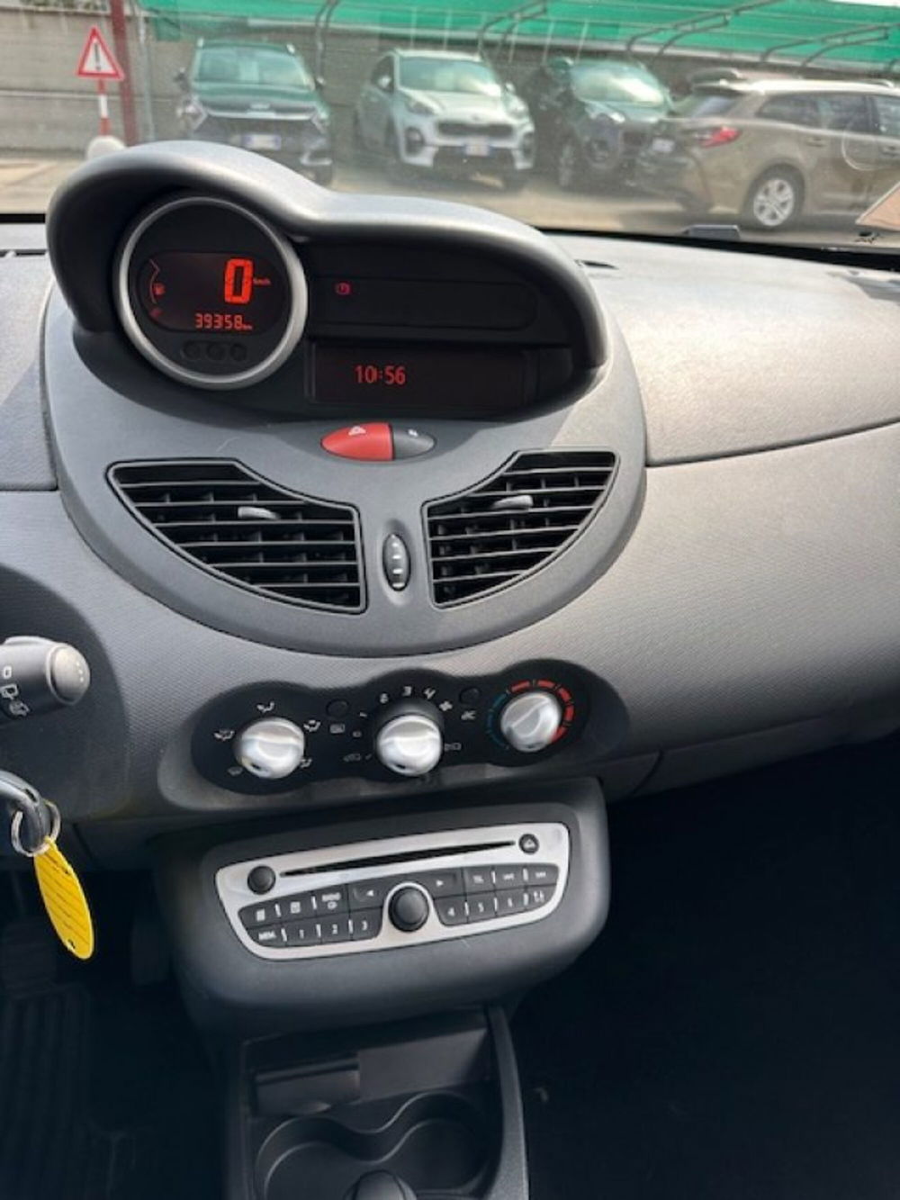 Renault Twingo usata a Novara (4)