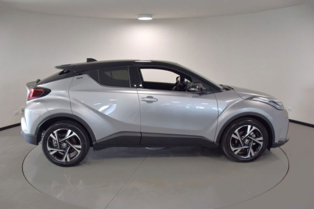 Toyota Toyota C-HR nuova a Padova (14)