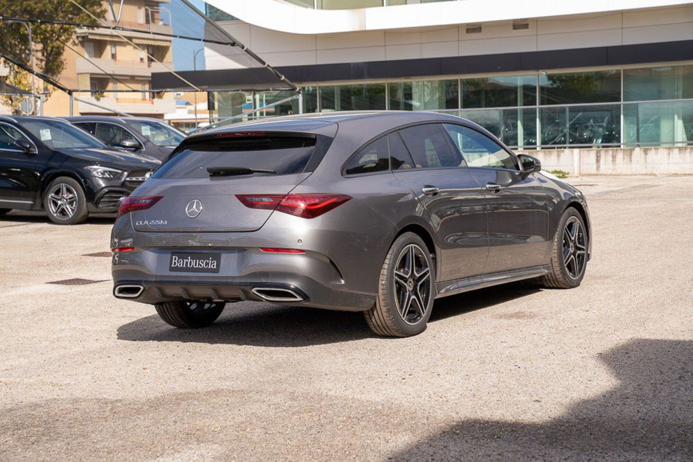 Mercedes-Benz CLA Shooting Brake nuova a Pescara (4)