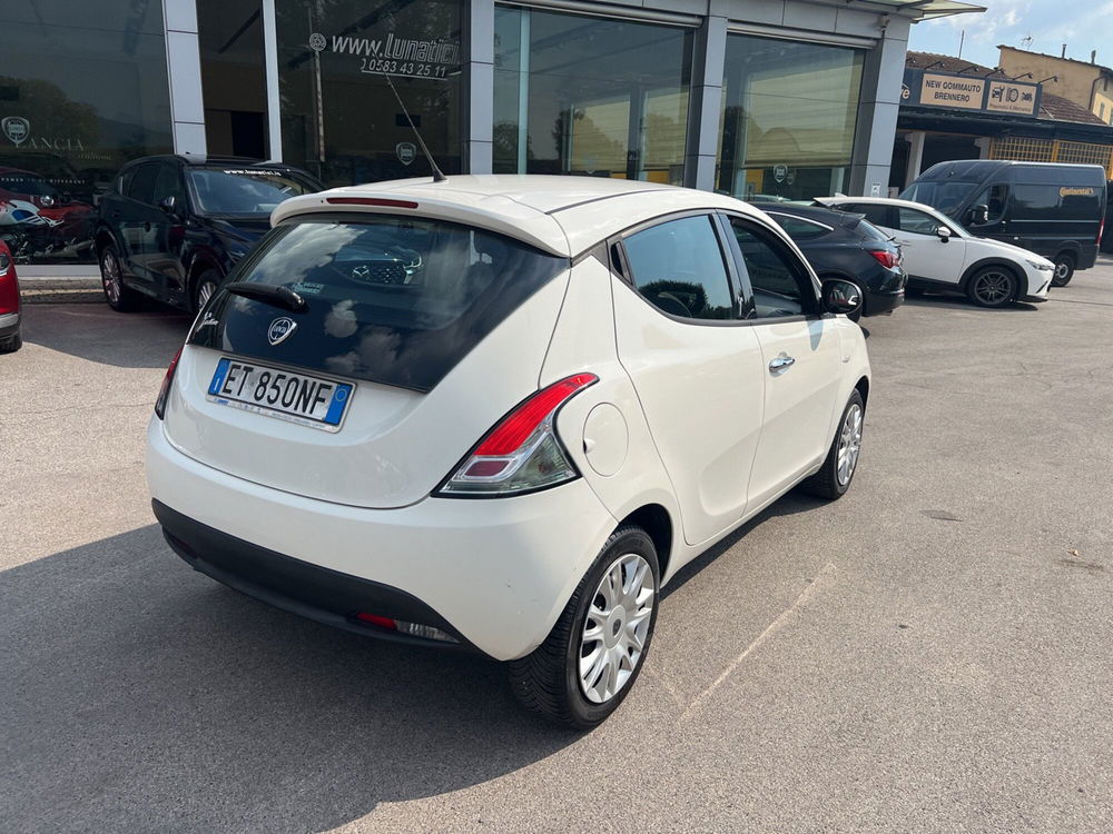 Lancia Ypsilon usata a Lucca (5)