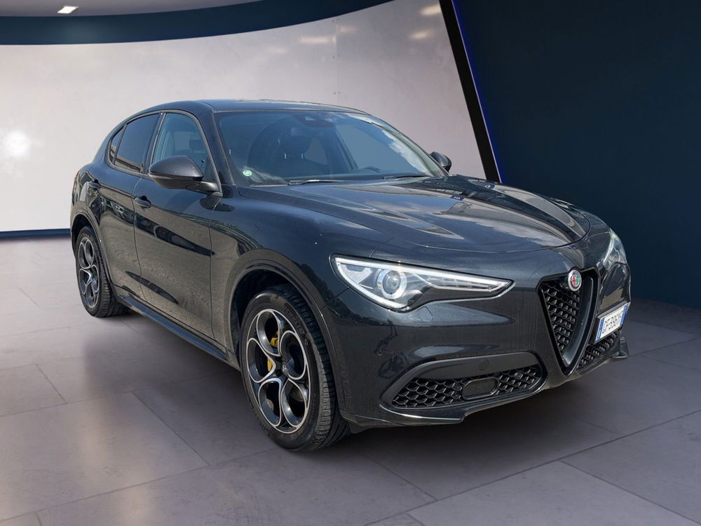 Alfa Romeo Stelvio usata a Torino (2)