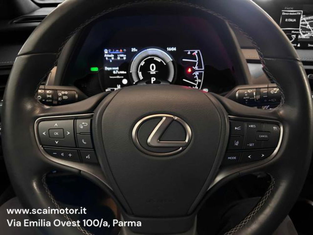 Lexus UX usata a Parma (12)