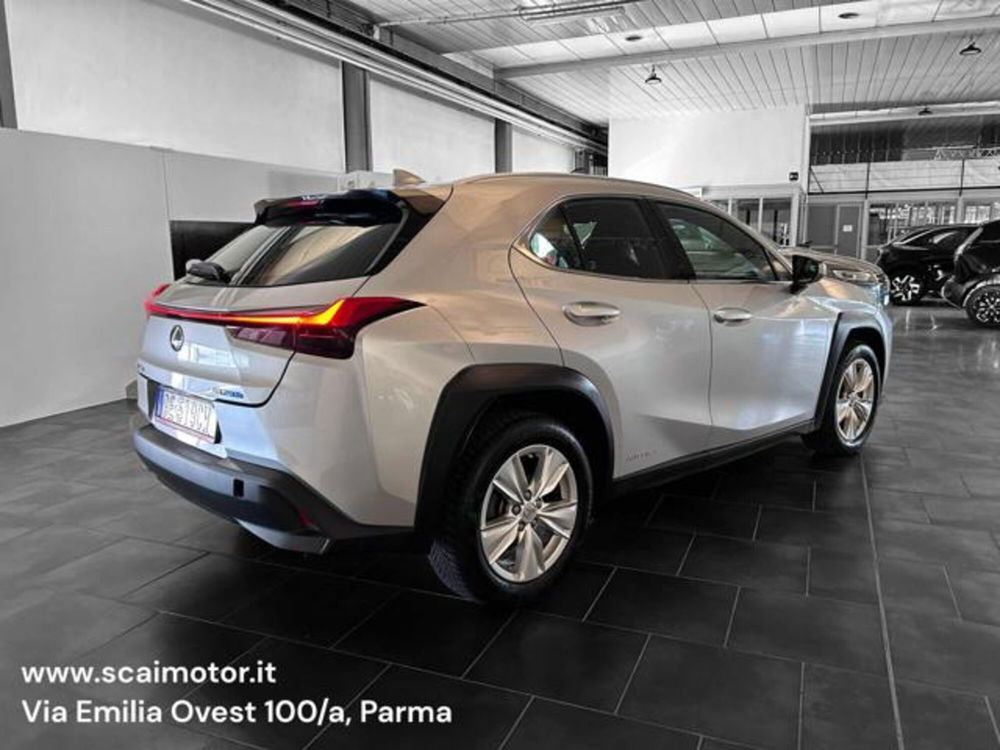 Lexus UX usata a Parma (6)