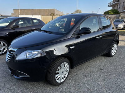 Lancia Ypsilon 1.2 69 CV 5 porte Silver  del 2012 usata a Moncalieri