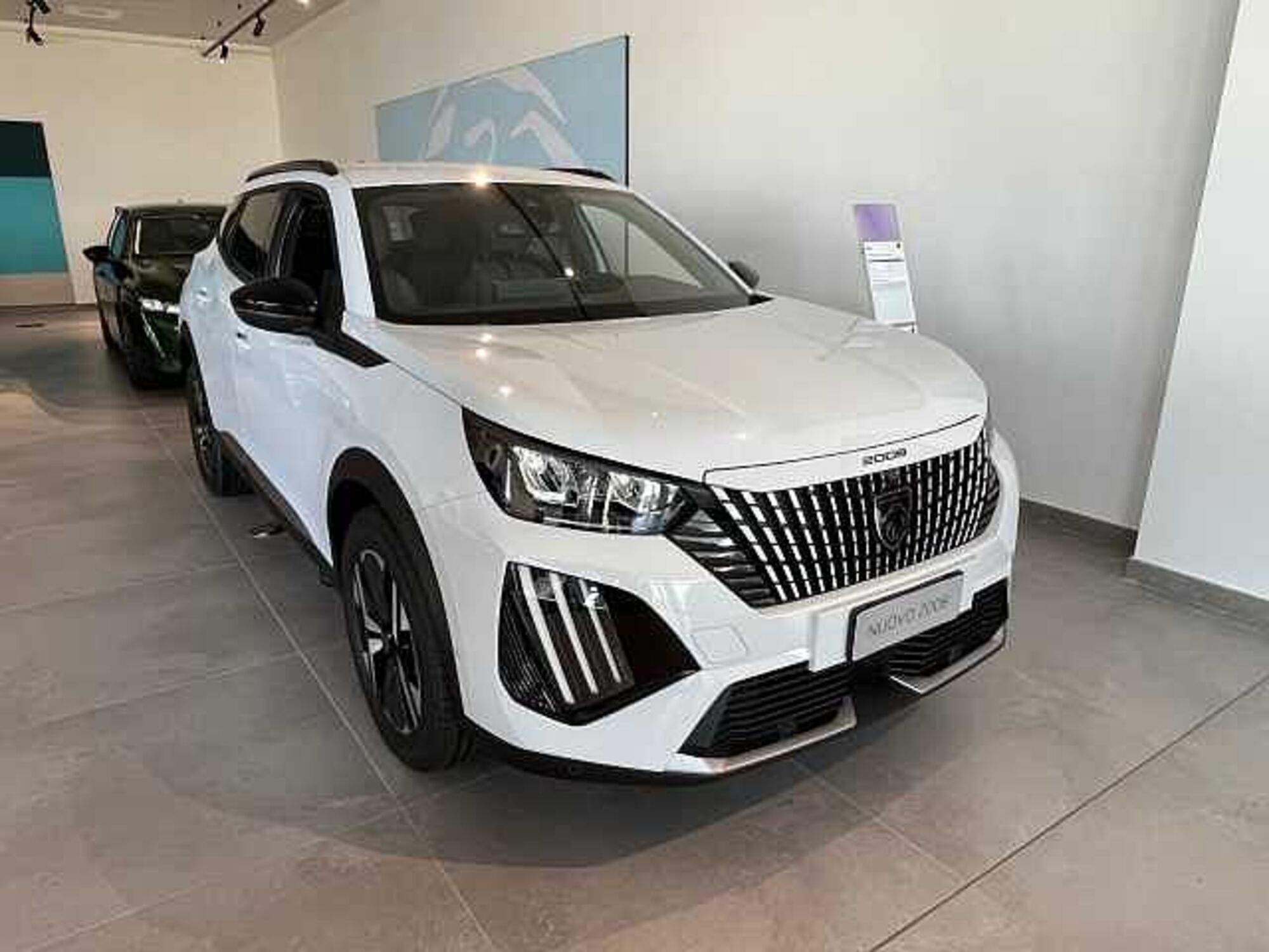 Peugeot 2008 1.2 puretech Allure s&amp;s 100cv nuova a Magenta