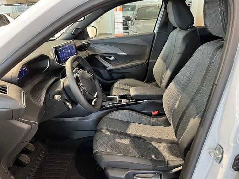 Peugeot 2008 nuova a Milano (9)