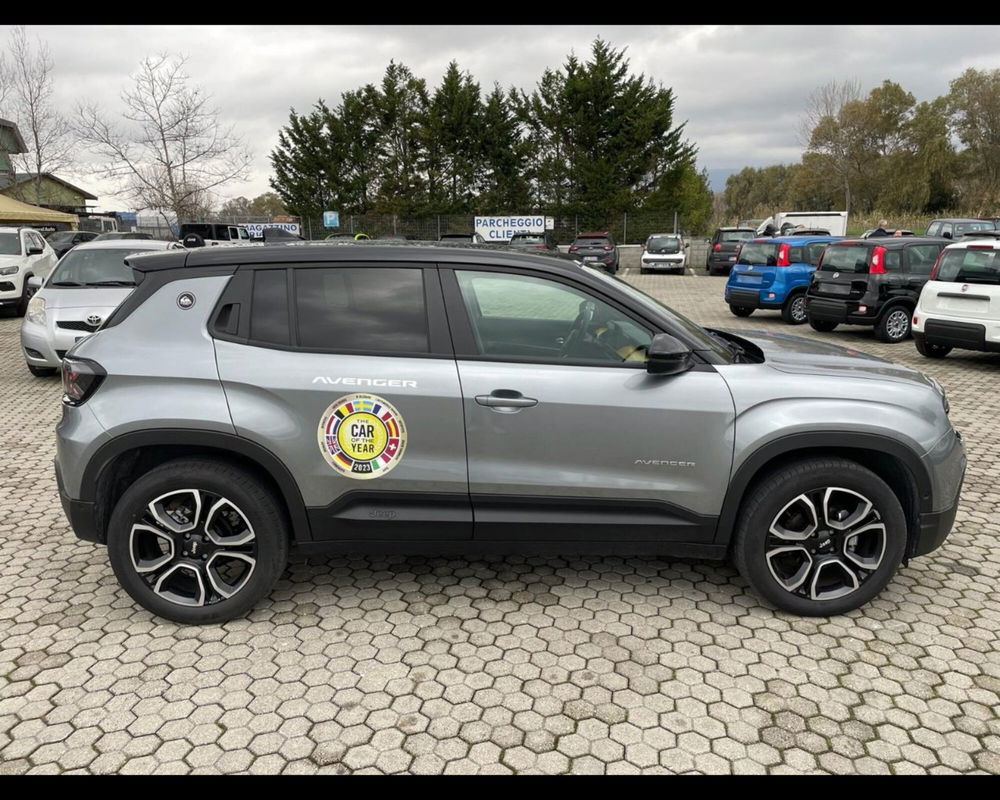 Jeep Avenger nuova a Lucca (4)