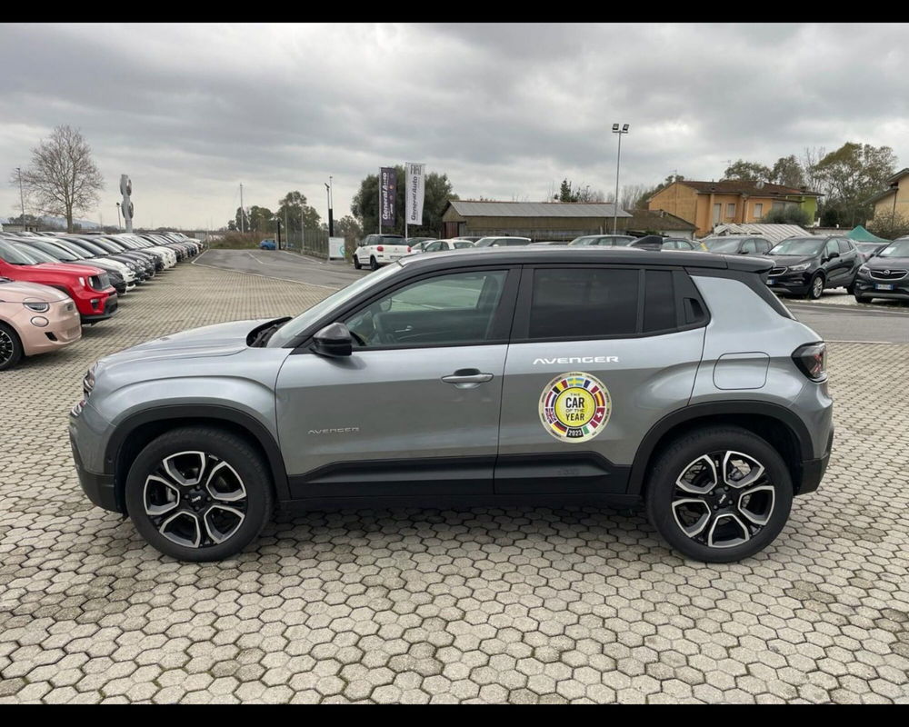 Jeep Avenger nuova a Lucca (8)