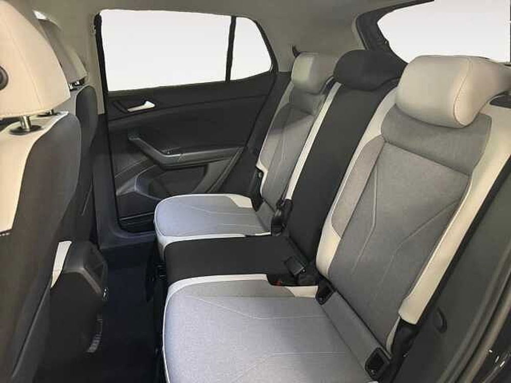 Volkswagen T-Cross nuova a Lecco (8)